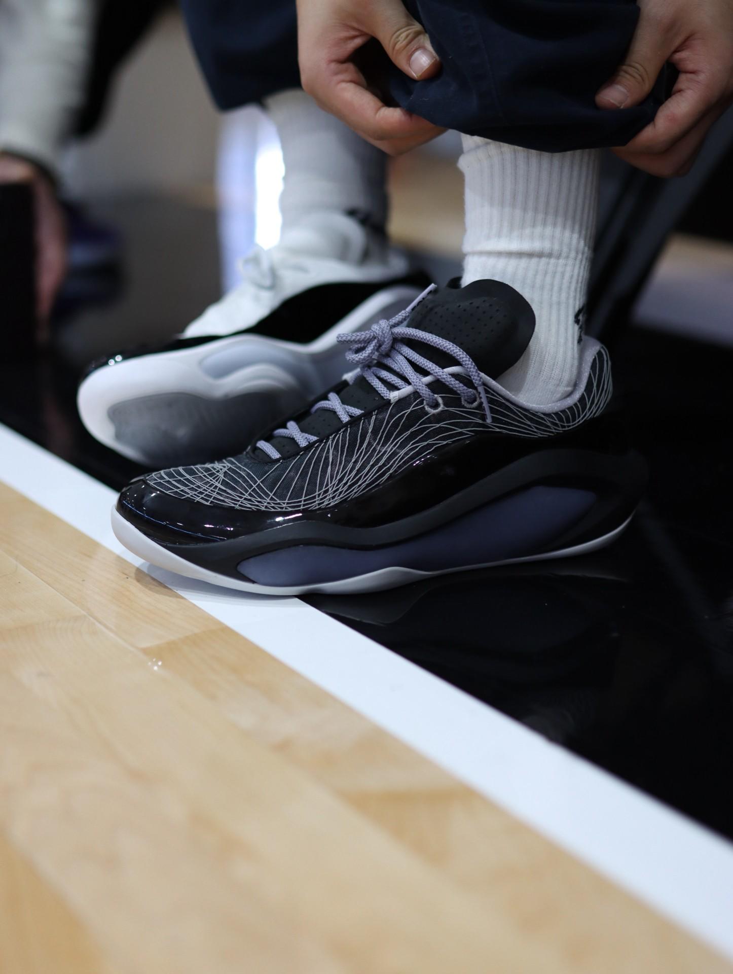 新鞋零时差|247NXT黑猫配色上脚分享!颜值炸了